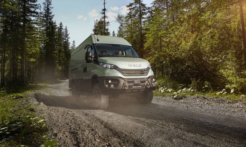 utlitaire fourgon iveco daily 4x4 tout terrain