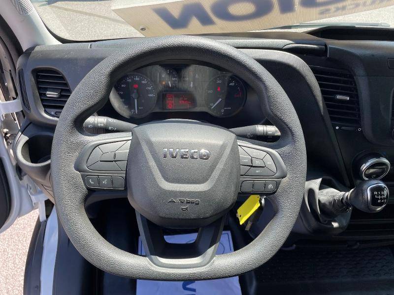 Acheter un véhicule utilitaire Fourgon Iveco Daily 12m3 en occasion près d'Epinal
