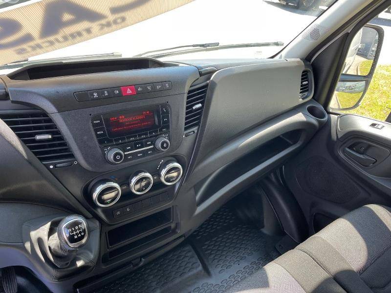 Acheter un véhicule utilitaire Fourgon Iveco Daily 12m3 en occasion près d'Epinal