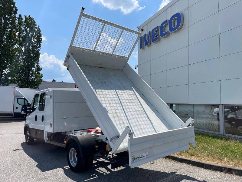 Trouver un véhicule utilitaire Benne + Coffre Iveco Daily en occasion à Remiremont