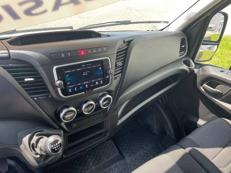 Acheter un véhicule utilitaire IVECO DAILY caisse 20m3 avec Capucine d'occasion à Épinal