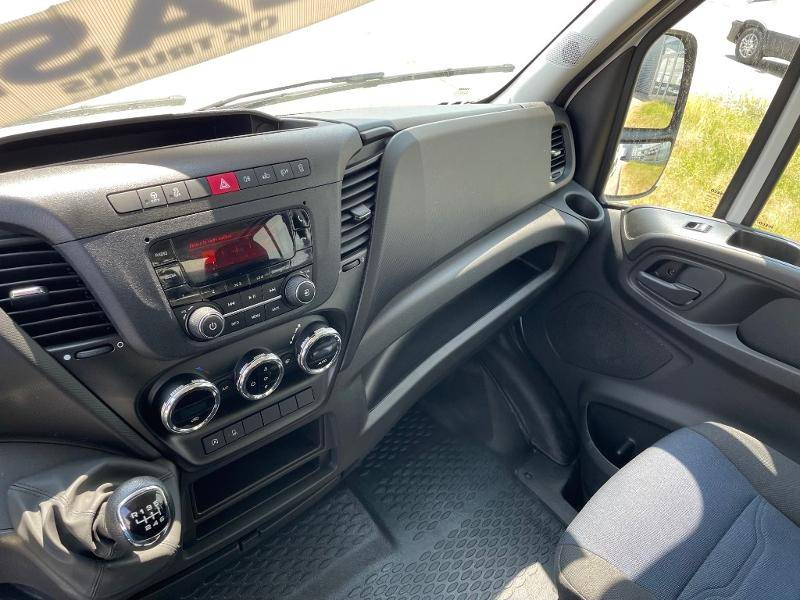 Trouver un véhicule utilitaire Benne + Coffre Iveco Daily en occasion à Remiremont