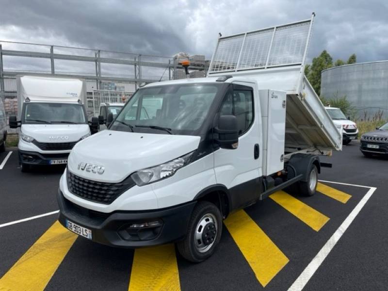 Acheter un véhicule utilitaire benne coffre Iveco Daily d'occasion à Metz