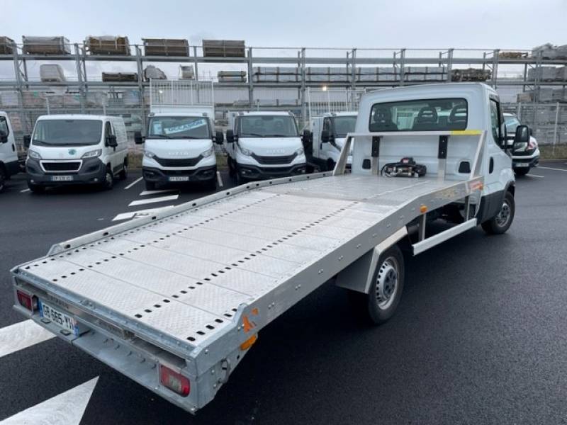 Acquérir un véhicule utilitaire Porte Voiture Iveco Daily en occasion à Metz