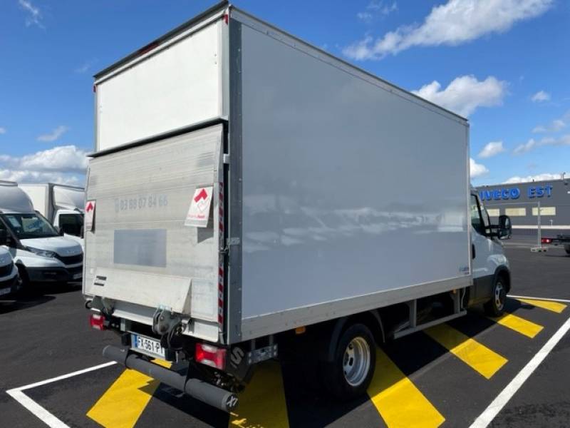 Acheter un véhicule utilitaire IVECO Daily Caisse 20m3 avec Hayon d'occasion à Metz