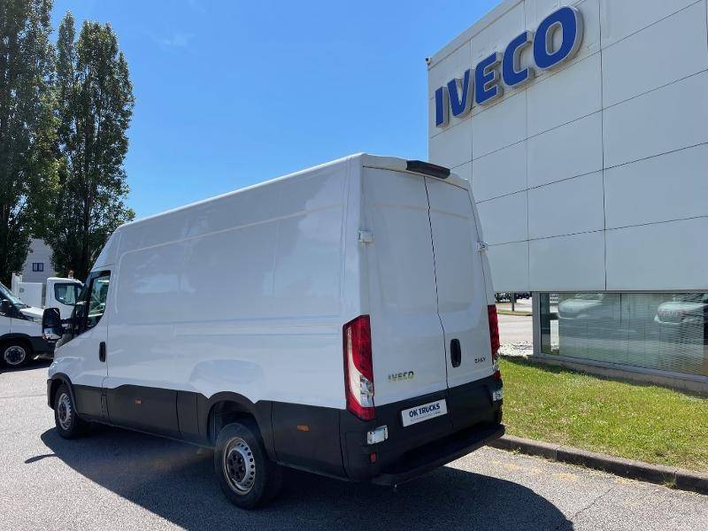 Acheter un véhicule utilitaire Fourgon Iveco Daily 12m3 en occasion près d'Epinal