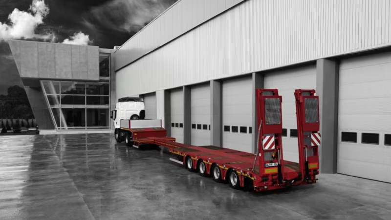 Porte-engin extensible Kässbohrer chez Iveco Est entre Thionville et Metz en Moselle 