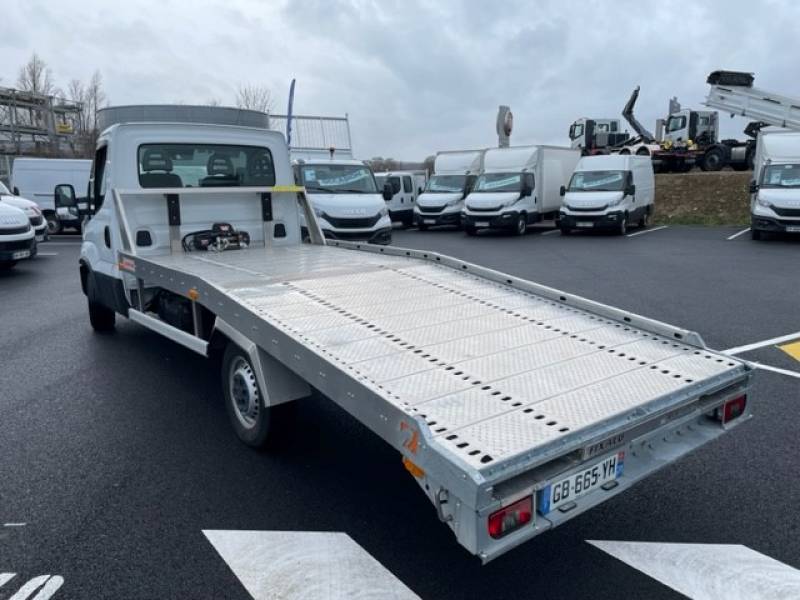 Acquérir un véhicule utilitaire Porte Voiture Iveco Daily en occasion à Metz