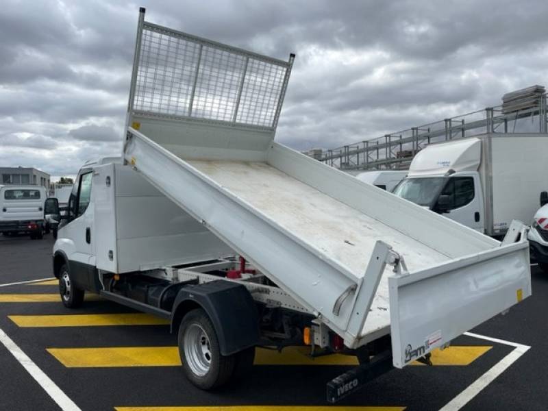 Acheter un véhicule utilitaire benne coffre Iveco Daily d'occasion à Metz