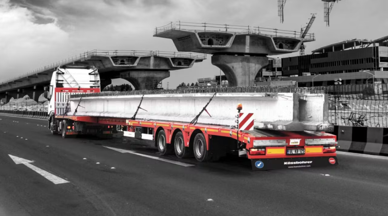 Porte-engin poids lourds Kässbohrer chez Iveco Est entre Thionville et Metz en Moselle 