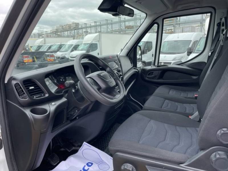 Acheter un véhicule utilitaire benne coffre Iveco Daily d'occasion à Metz