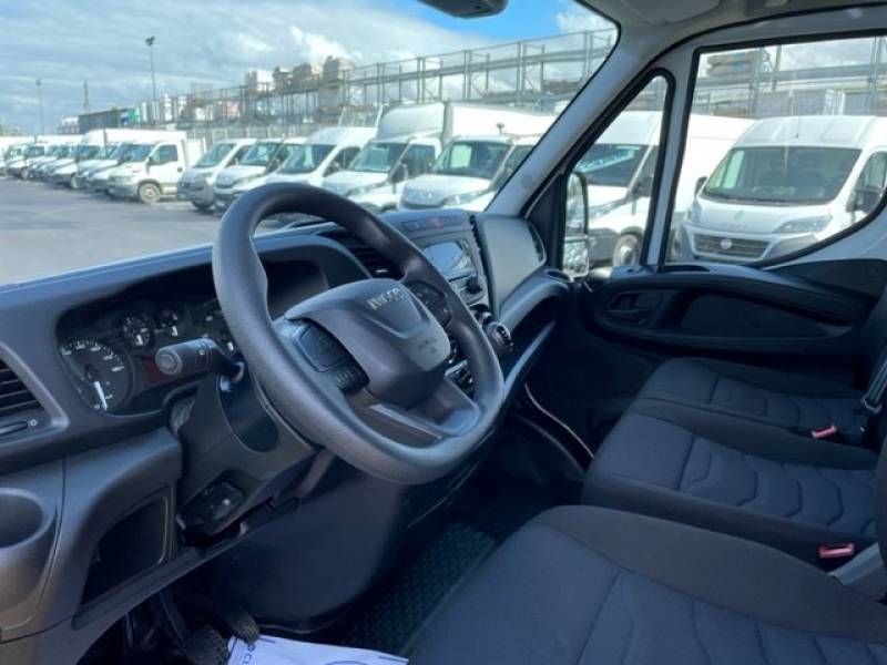 Acheter un véhicule utilitaire IVECO Daily Caisse 20m3 avec Hayon d'occasion à Metz
