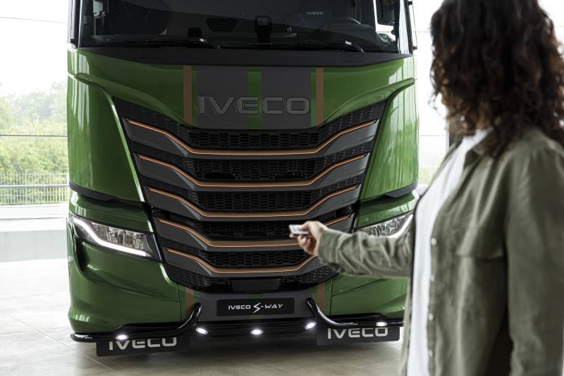 Démonstration d’un camion IVECO près de la concession de Nancy