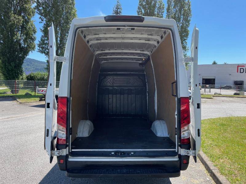 Acheter un véhicule utilitaire Fourgon Iveco Daily 12m3 en occasion près d'Epinal