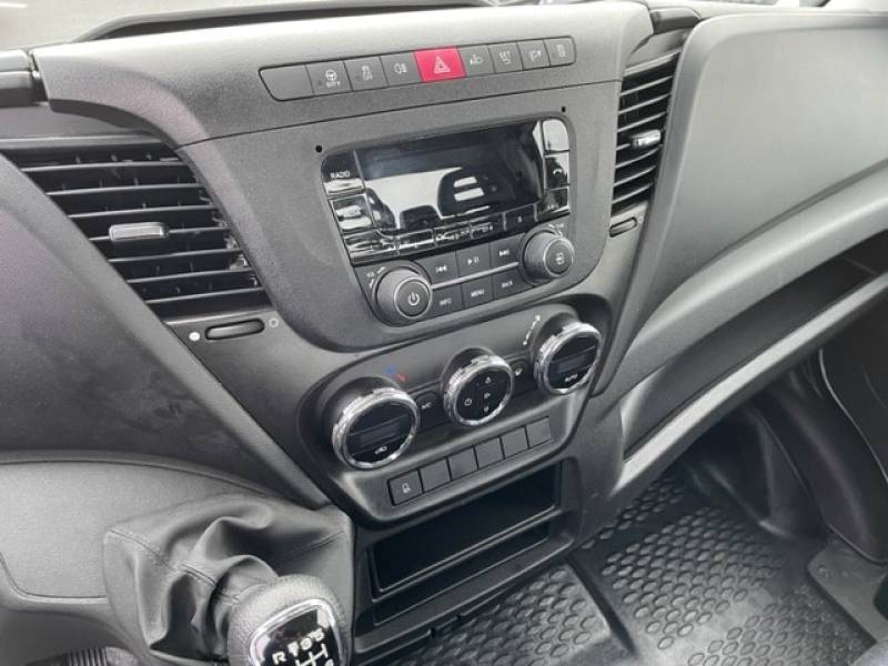 Acquérir un véhicule utilitaire Porte Voiture Iveco Daily en occasion à Metz