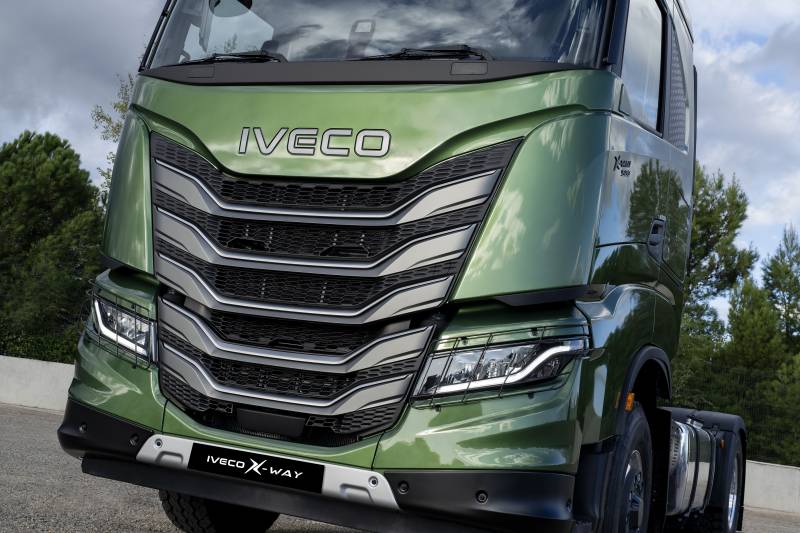 IVECO X-WAY poids lourd BTP chantier