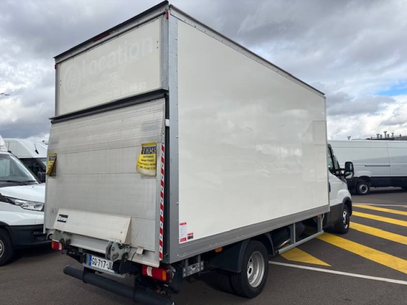 Iveco Daily caisse 20m3 hayon Hauconcourt