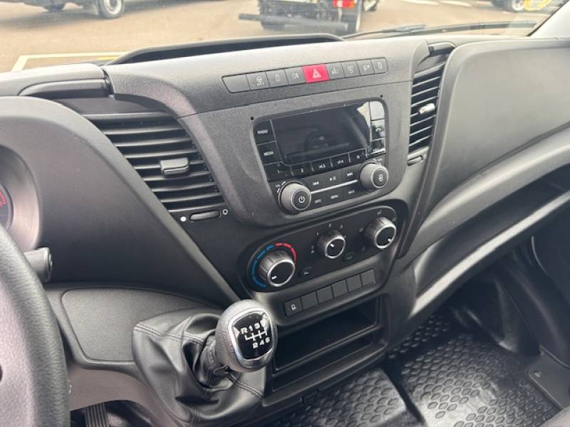 volant et écran radio Bluetooth Daily CCB