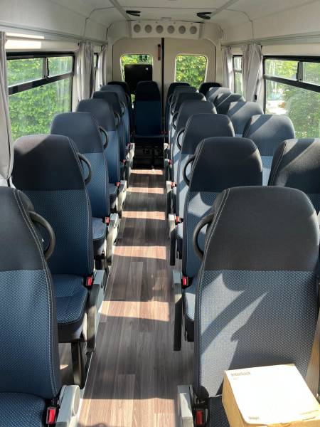 Intérieur d’un bus Iveco Daily 22 places
