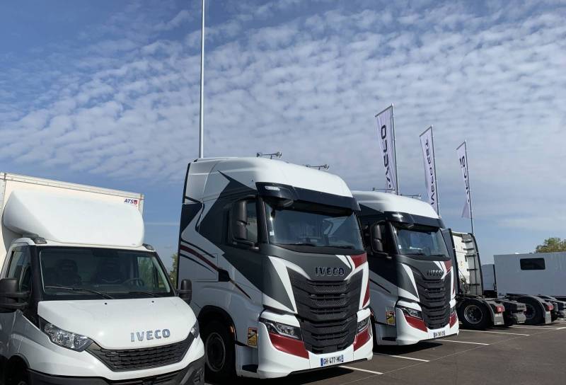 Vue avant du poids lourd IVECO S-WAY en concession
