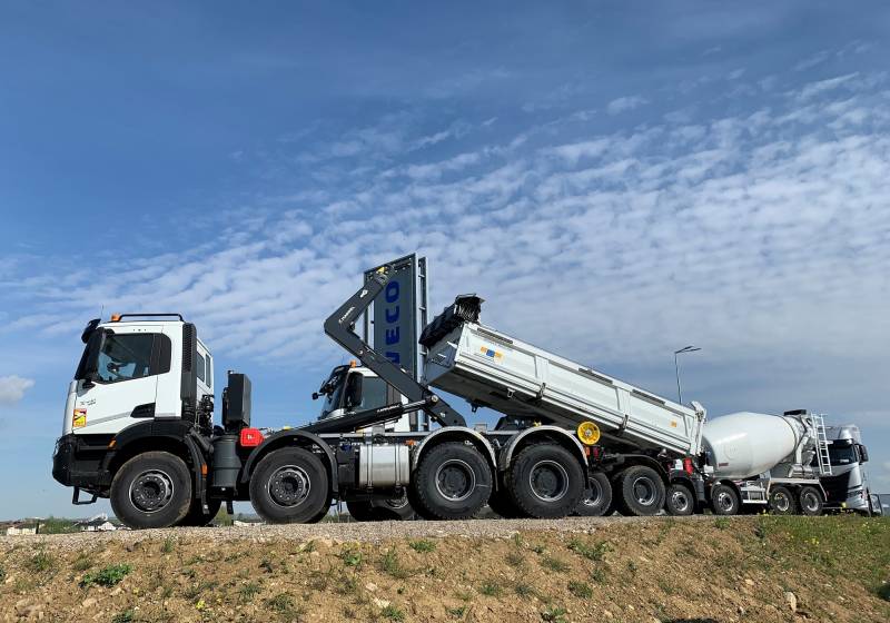 Camion polyvalent IVECO X-WAY transport de matériaux