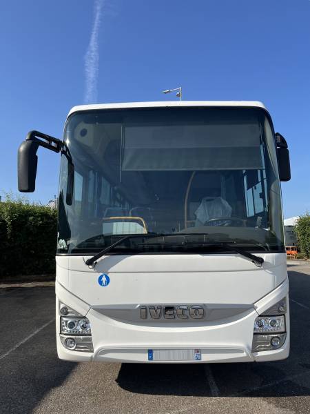 Véhicule de transport collectif occasion IVECO Metz