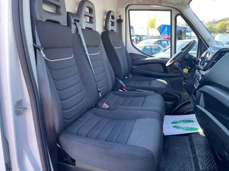 Véhicule pro Iveco Daily boîte manuelle 6 vitesses