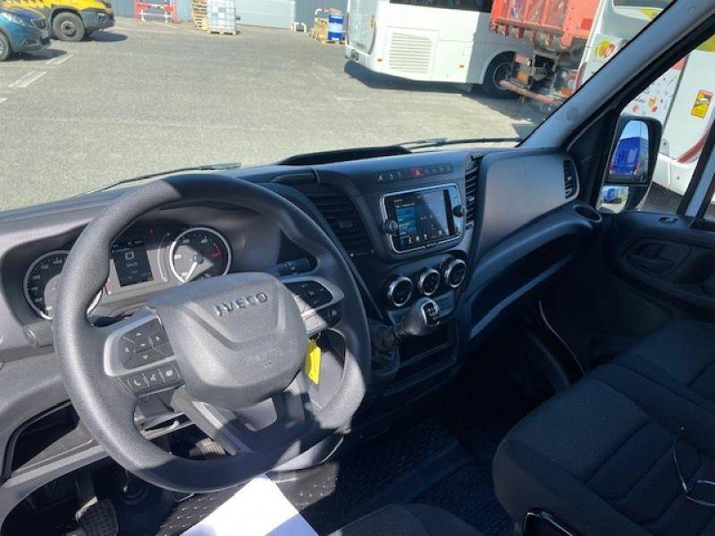 Véhicule pro Iveco Daily boîte manuelle 6 vitesses