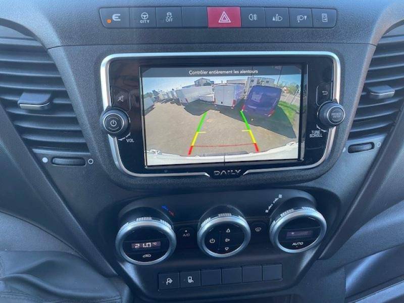 Cabine Iveco Daily avec GPS et caméra de recul