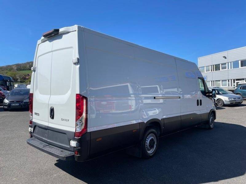 Iveco Daily 35S18 3.0 L fourgon occasion Metz