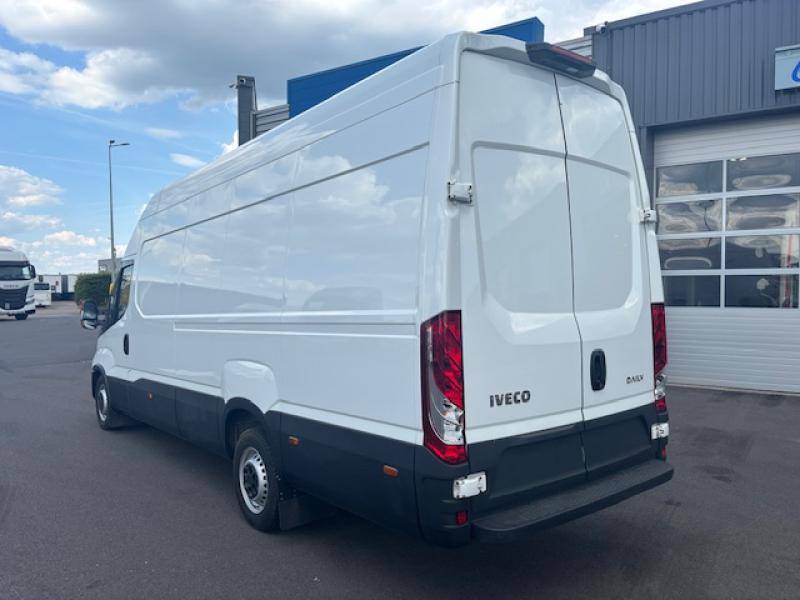 Véhicule d’occasion utilitaire Iveco à Metz