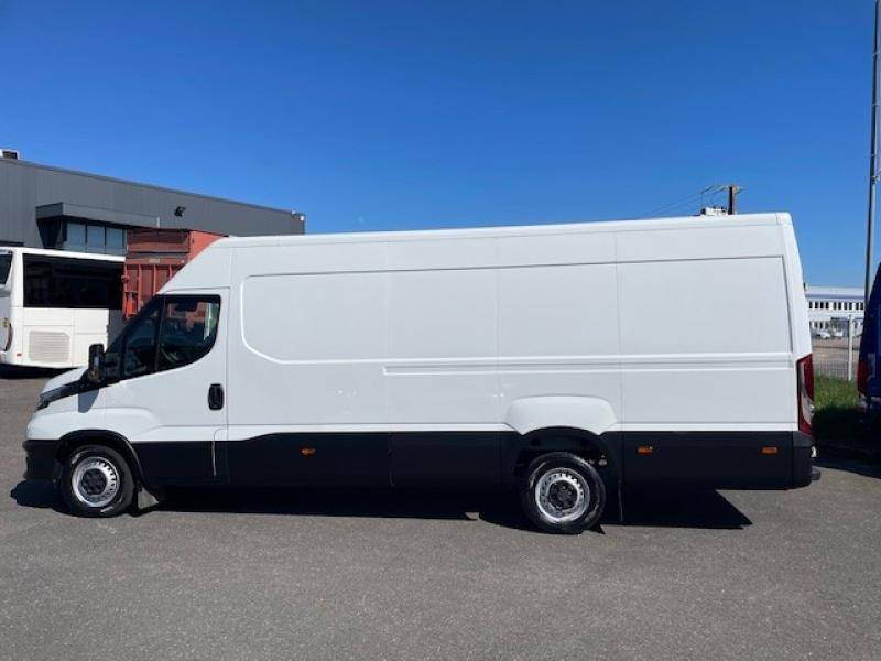 Fourgon utilitaire 16 m³ Iveco Lorraine