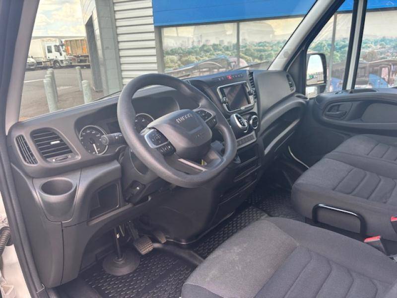 Intérieur cabine Iveco Daily avec écran 10 pouces