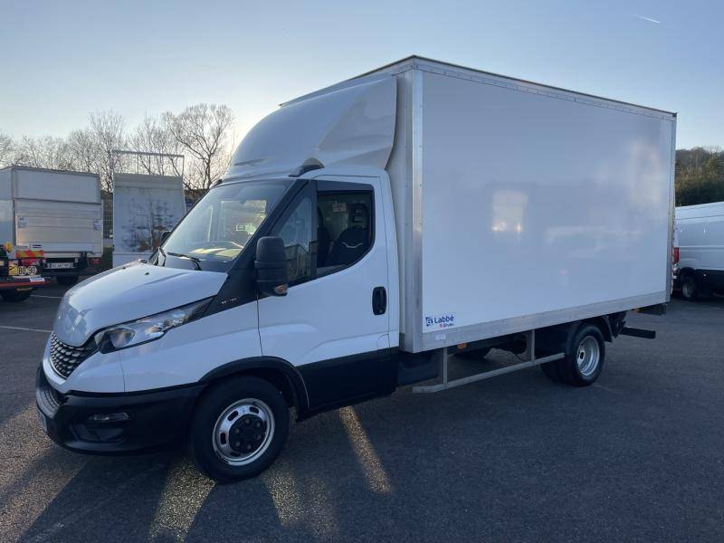 Iveco Daily 35C16 caisse 20m³ hayon à Hauconcourt