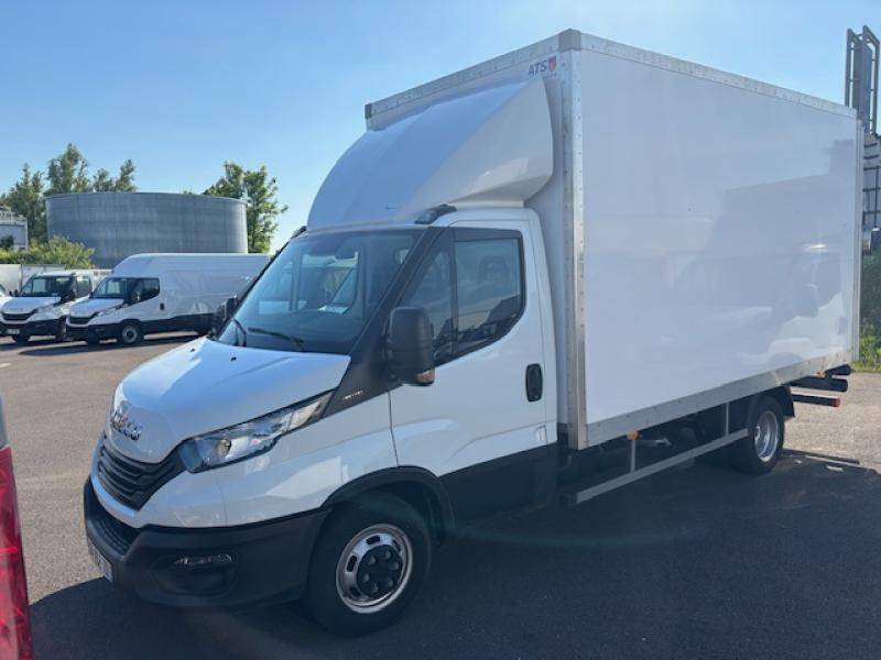 Iveco Daily 35C16 avec caisse grand volume