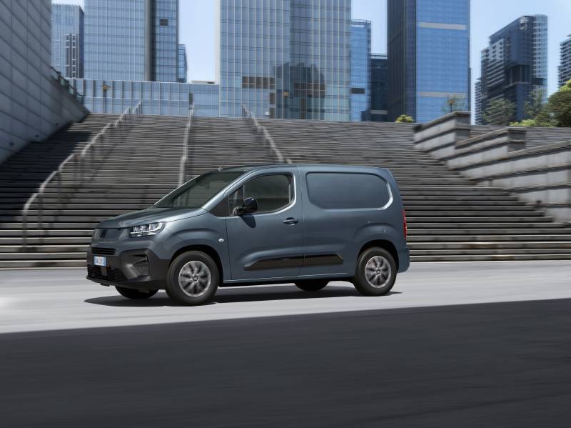 Fiat DOBLO en quartier d'affaires