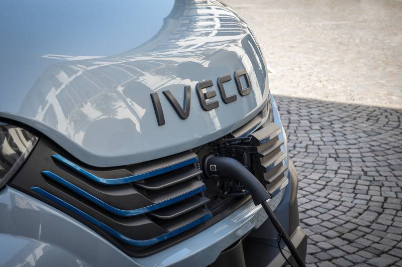 eDAILY IVECO en recharge rapide sur borne DC
