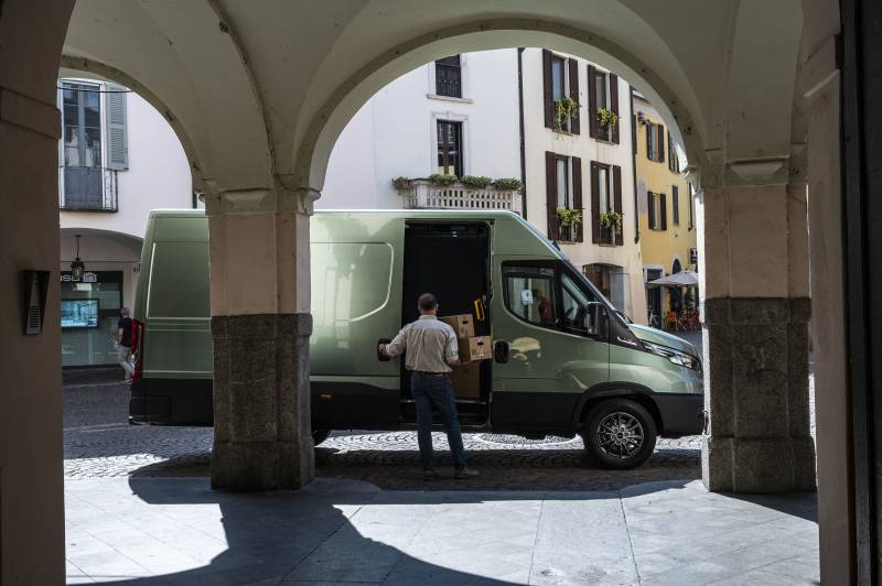 Iveco Daily Essentiel+ à Metz