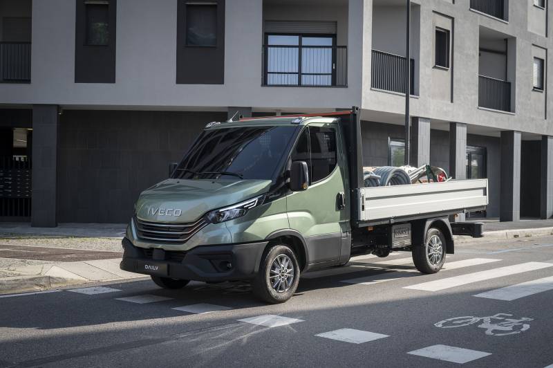 Véhicules municipaux Iveco Daily, adaptés aux travaux publics comme la collecte des déchets et l'entretien des voiries à Metz