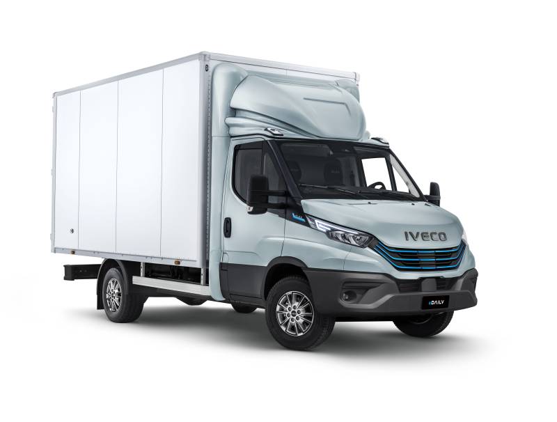 Fourgon électrique IVECO eDAILY avec connectivité avancée via l’application DRIVER PAL
