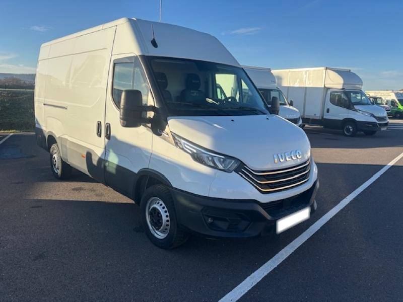 Iveco Daily 35S18 fourgon Hi-Matic Hauconcourt