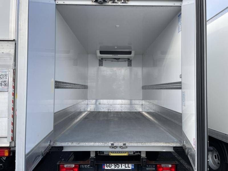 Cellule frigorifique Iveco Daily 35S18 côté droit