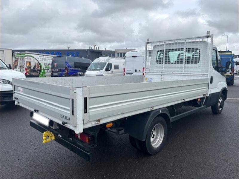 Iveco Daily plateau 2 mètres de large Metz
